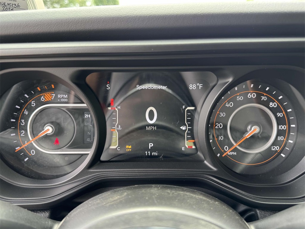 2025 Jeep Wrangler Sahara photo 23