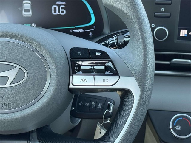 2025 Hyundai Elantra SE photo 22
