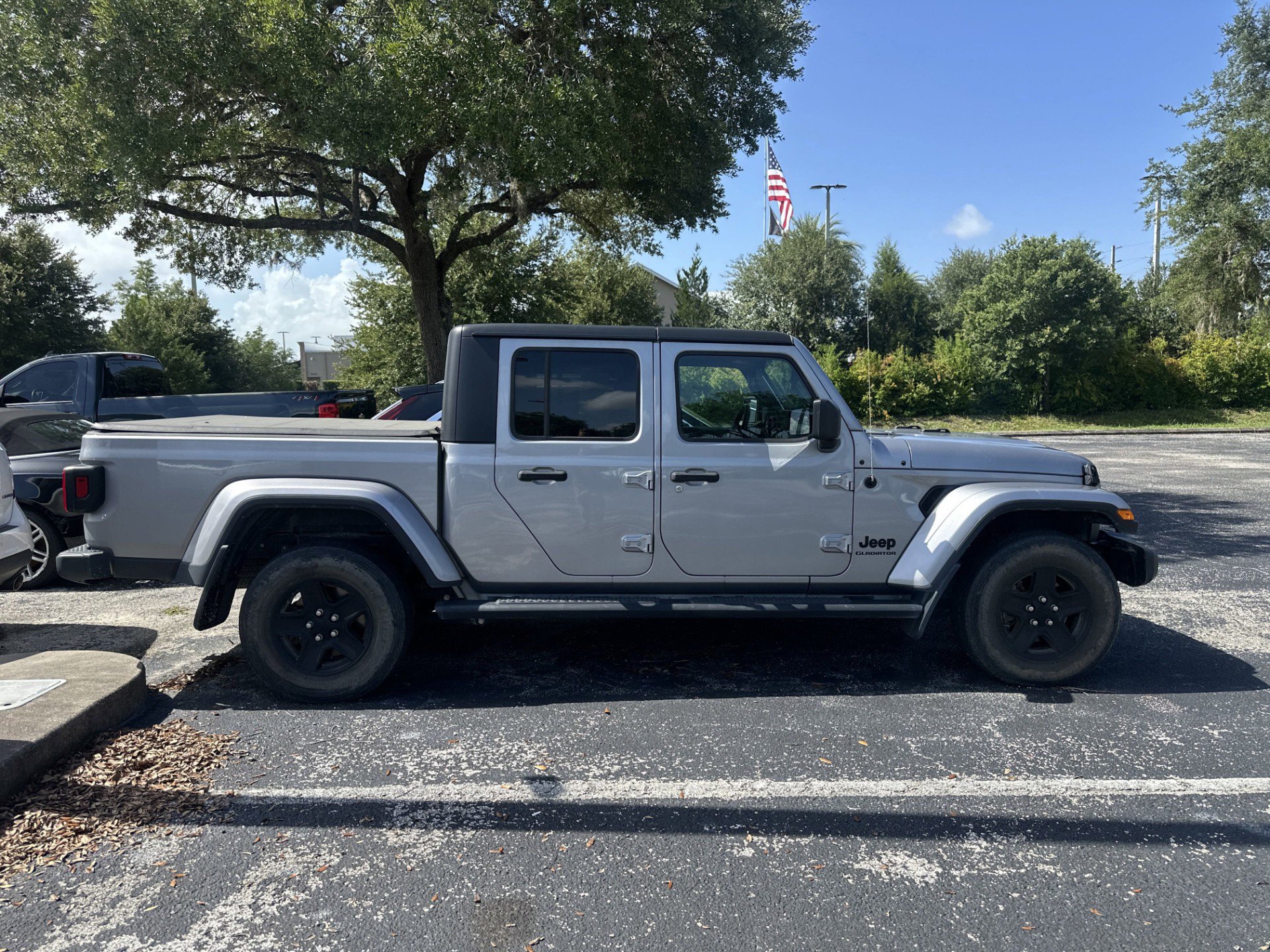 2021 Jeep Gladiator Sport S photo 4