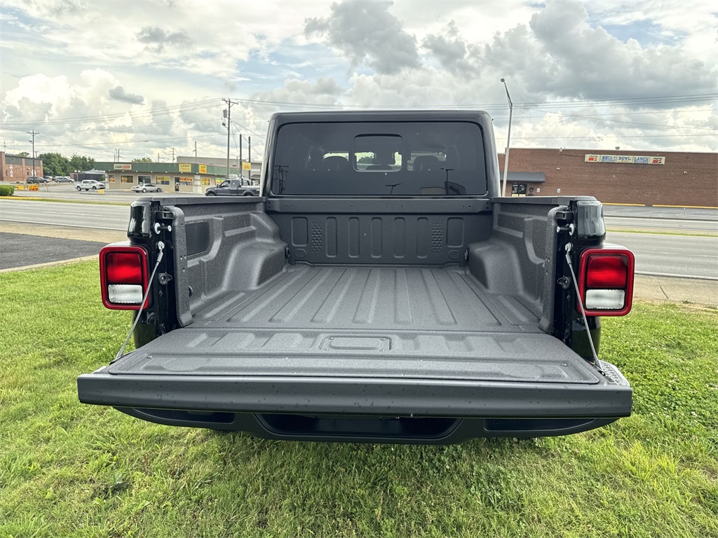 2025 Jeep Gladiator Sport photo 27