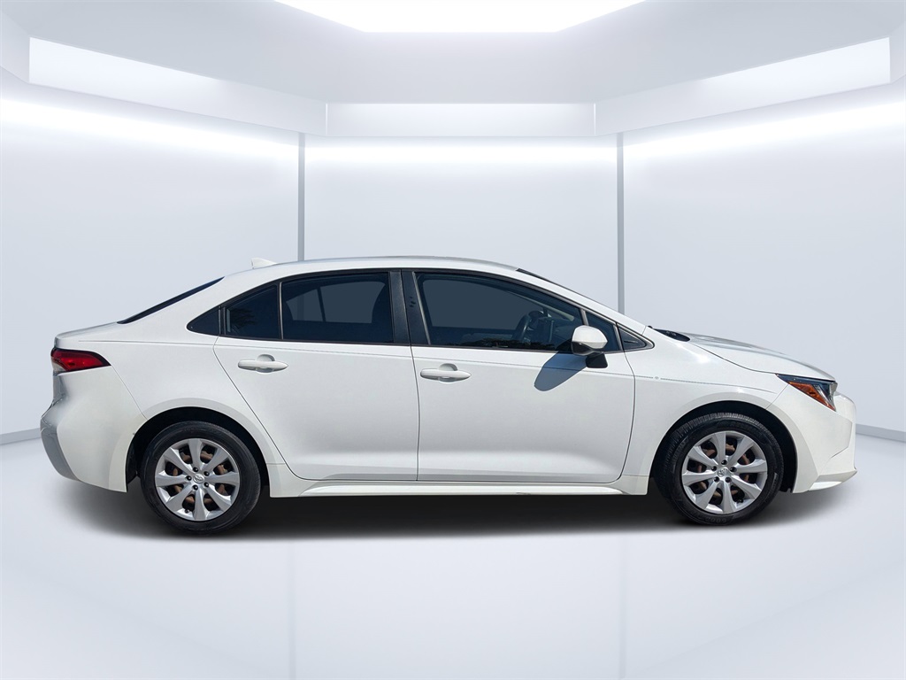 2020 Toyota Corolla LE photo 2