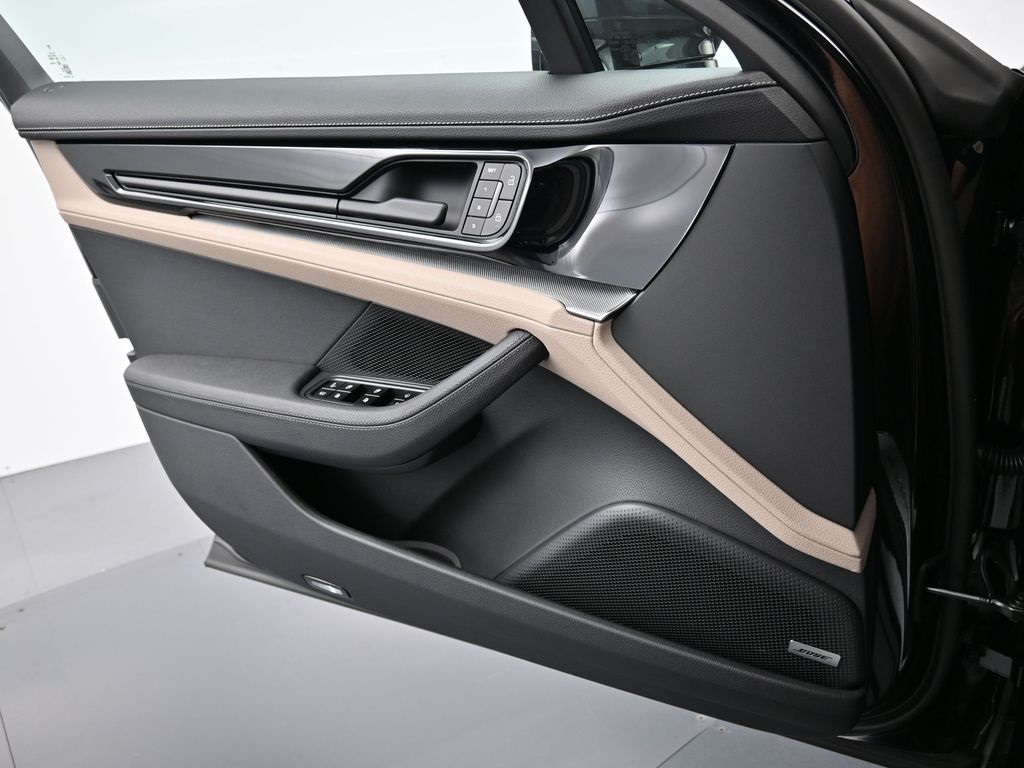 2026 Porsche Panamera E-Hybrid 4 photo 18
