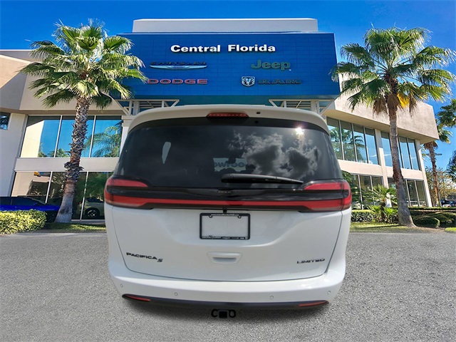 2026 Chrysler Pacifica Limited photo 2