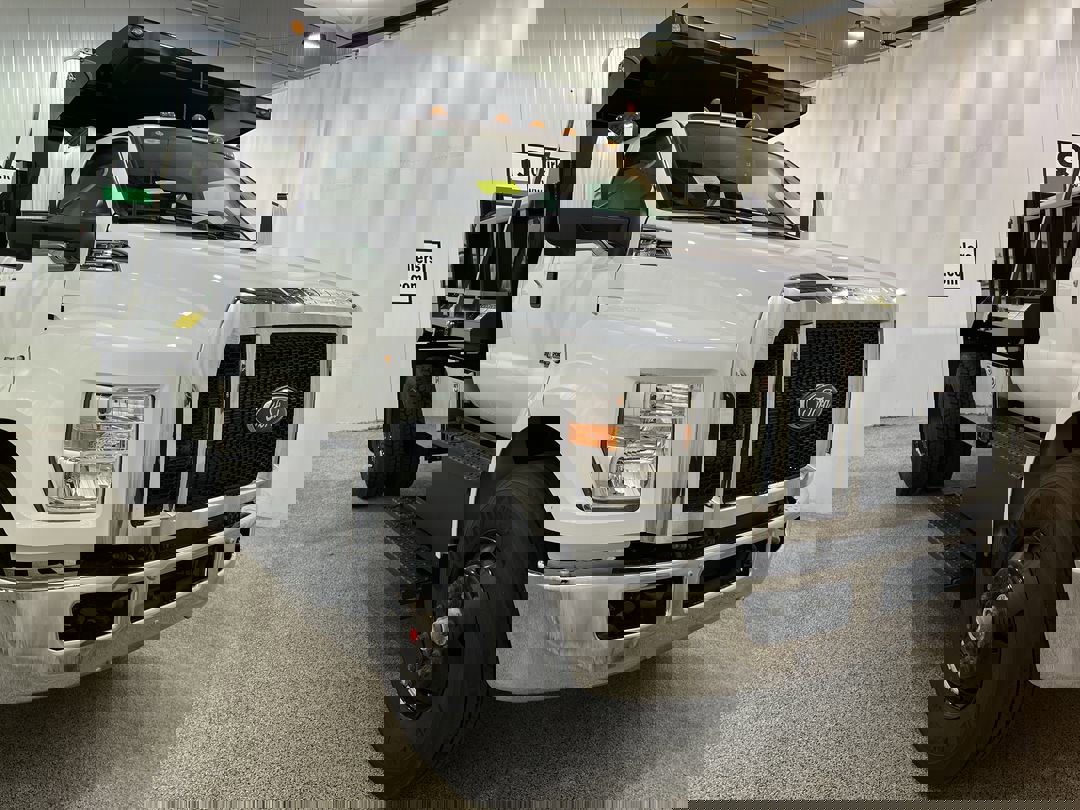 New 2025 OXFORD WHITE FORD 10