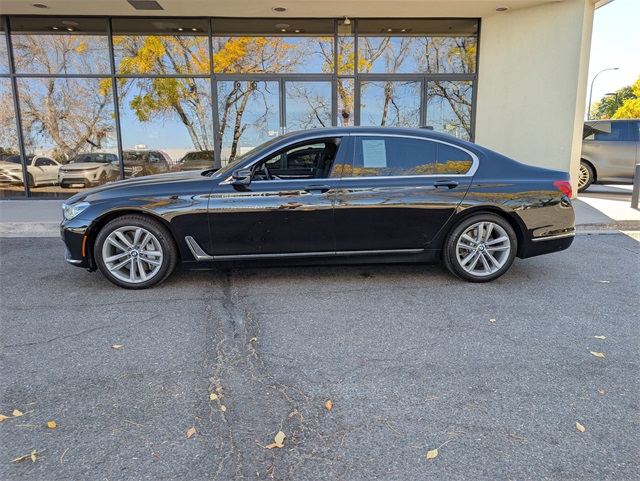 2017 Bmw 750i / B7 xDrive photo 3