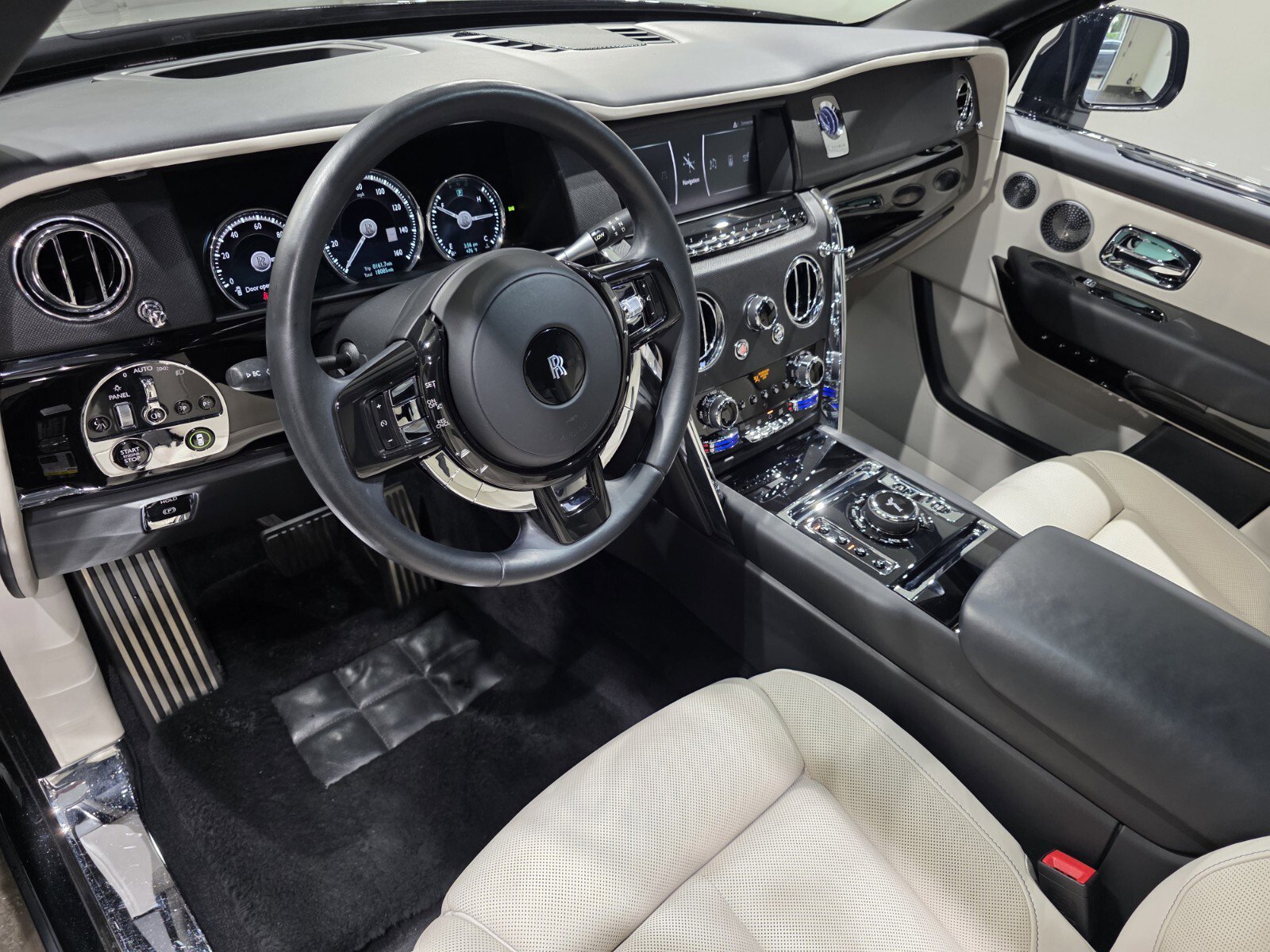 2021 Rolls Royce Cullinan RR31 photo 7