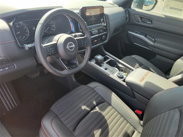 2025 Nissan Pathfinder Rock Creek photo 8