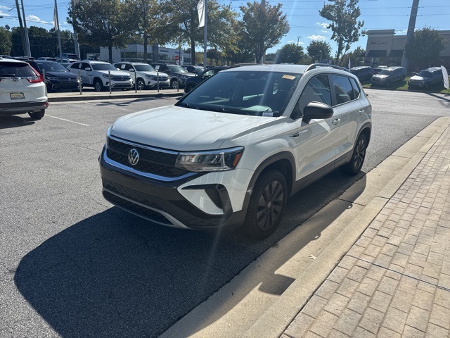 2022 Volkswagen Taos S photo 2