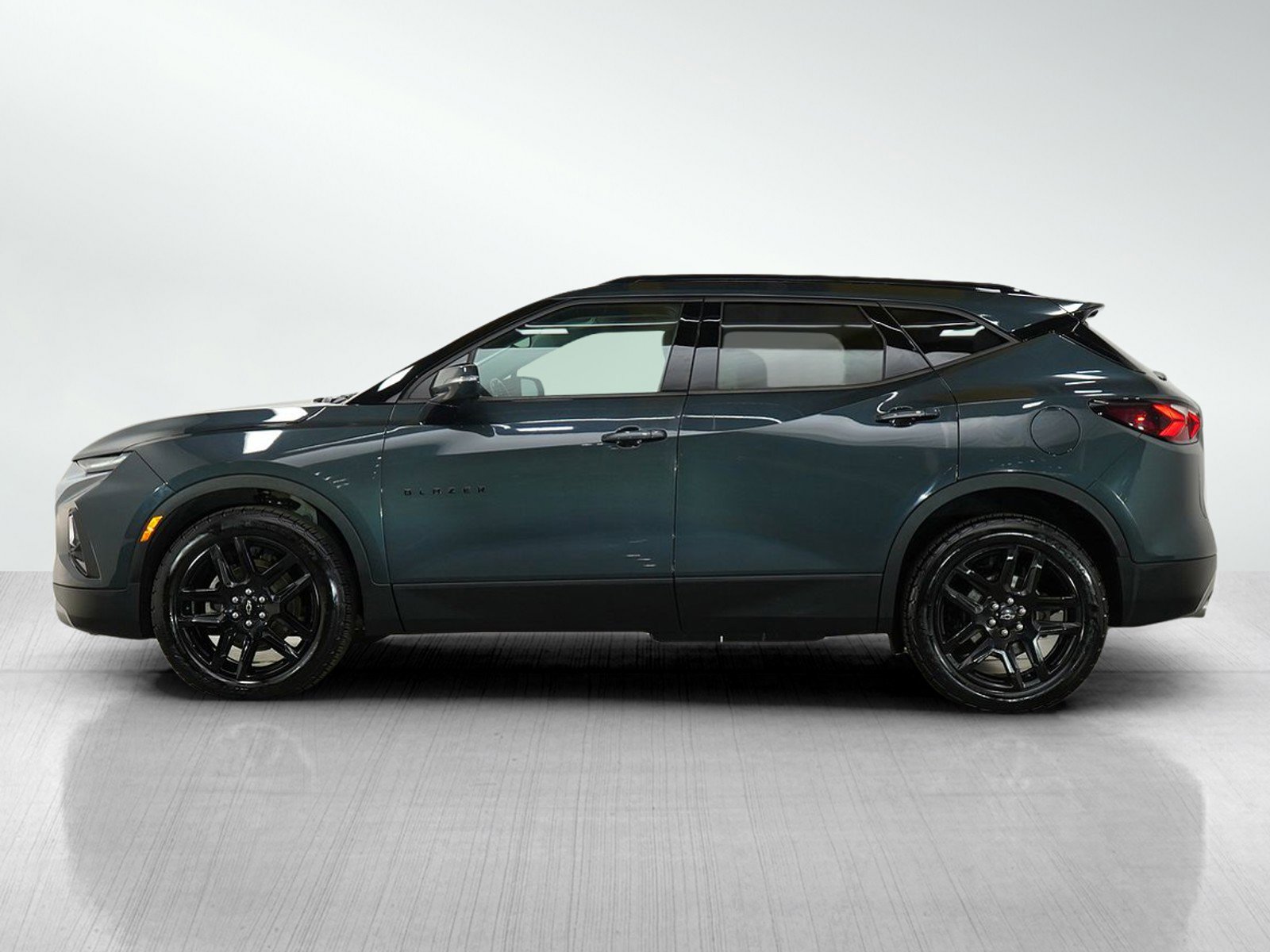 Used 2019 Chevrolet Blazer 2LT with VIN 3GNKBGRS5KS682201 for sale in White Bear Lake, Minnesota