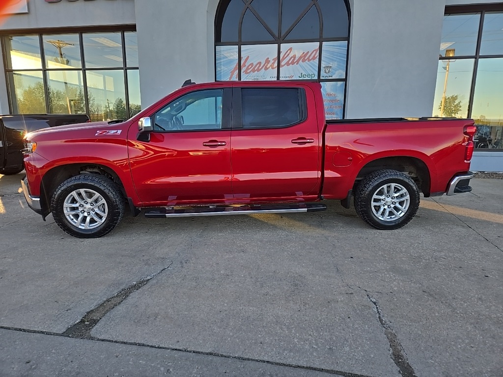 2019 Chevrolet Silverado 1500 LT photo 4
