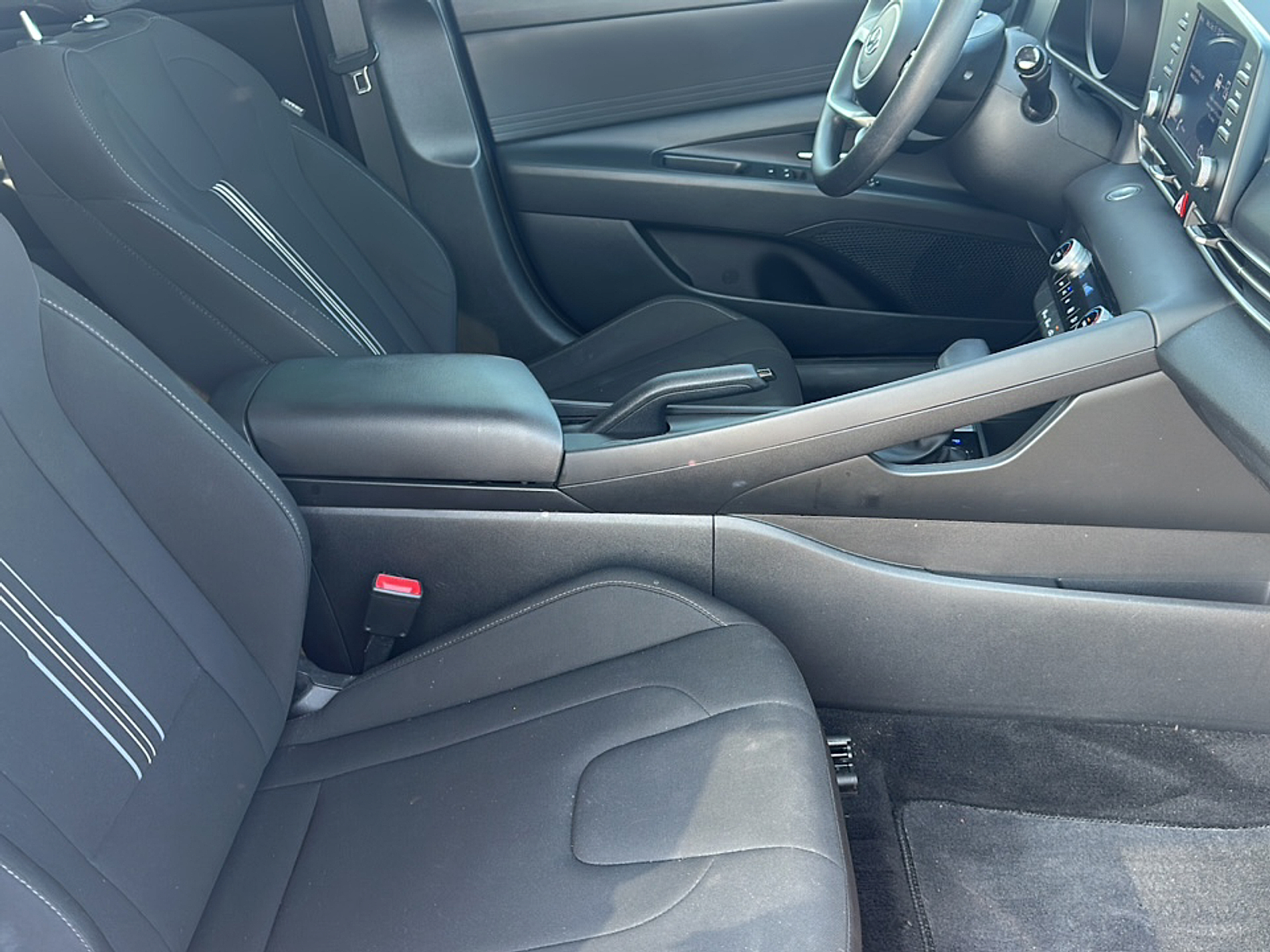2023 Hyundai Elantra SEL photo 12