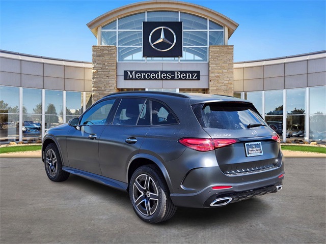 2025 Mercedes Benz GLC 300 4MATIC photo 2