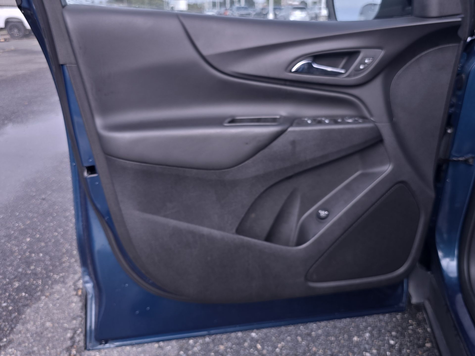 2021 Chevrolet Equinox LT photo 21