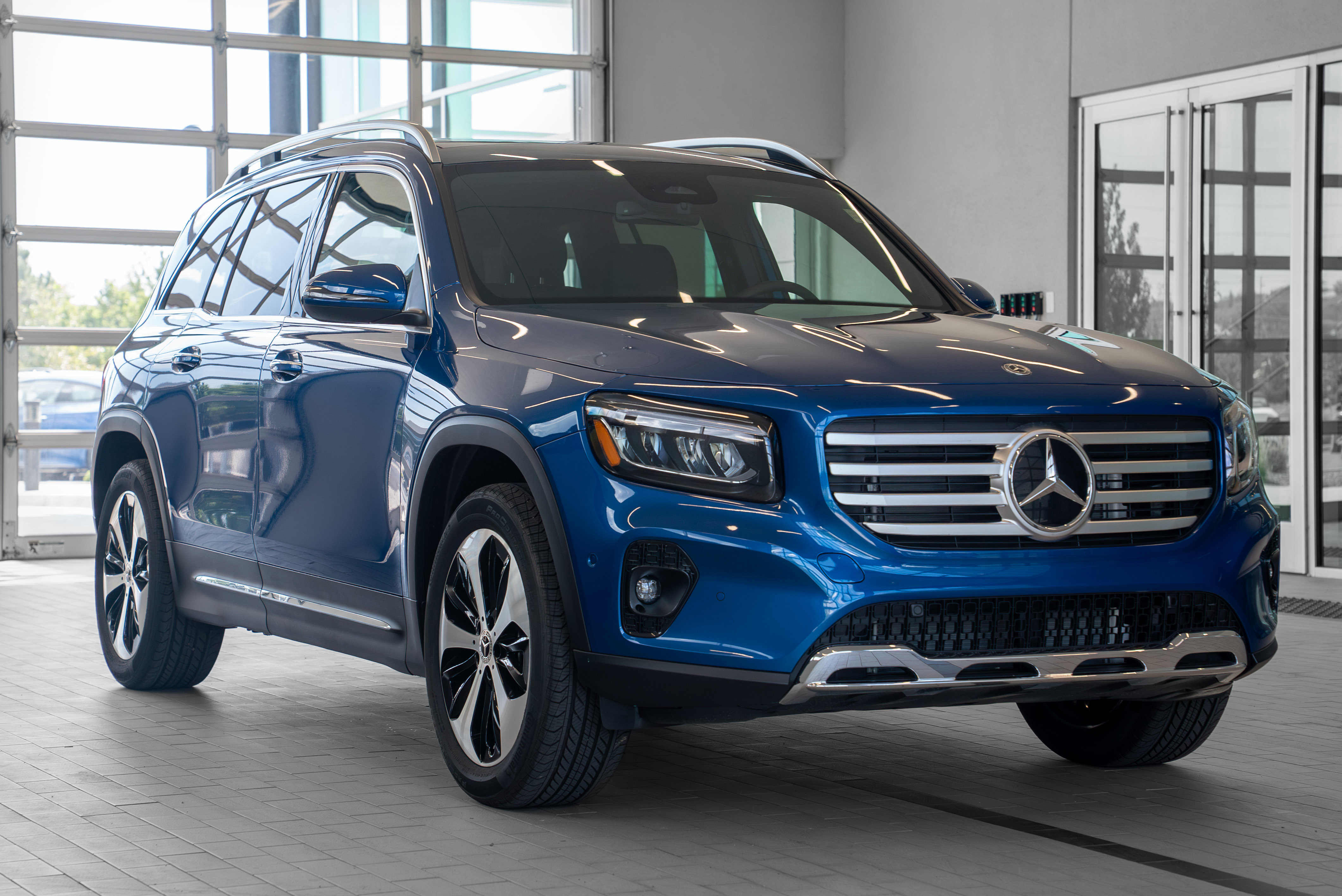 2025 Mercedes Benz GLB 250 photo 7