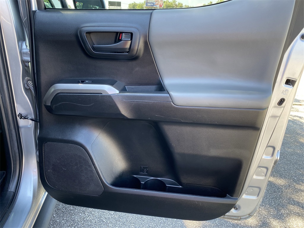 2023 Toyota Tacoma SR5 photo 26