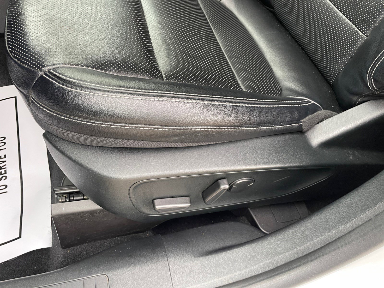 2022 Ford Escape SEL photo 24