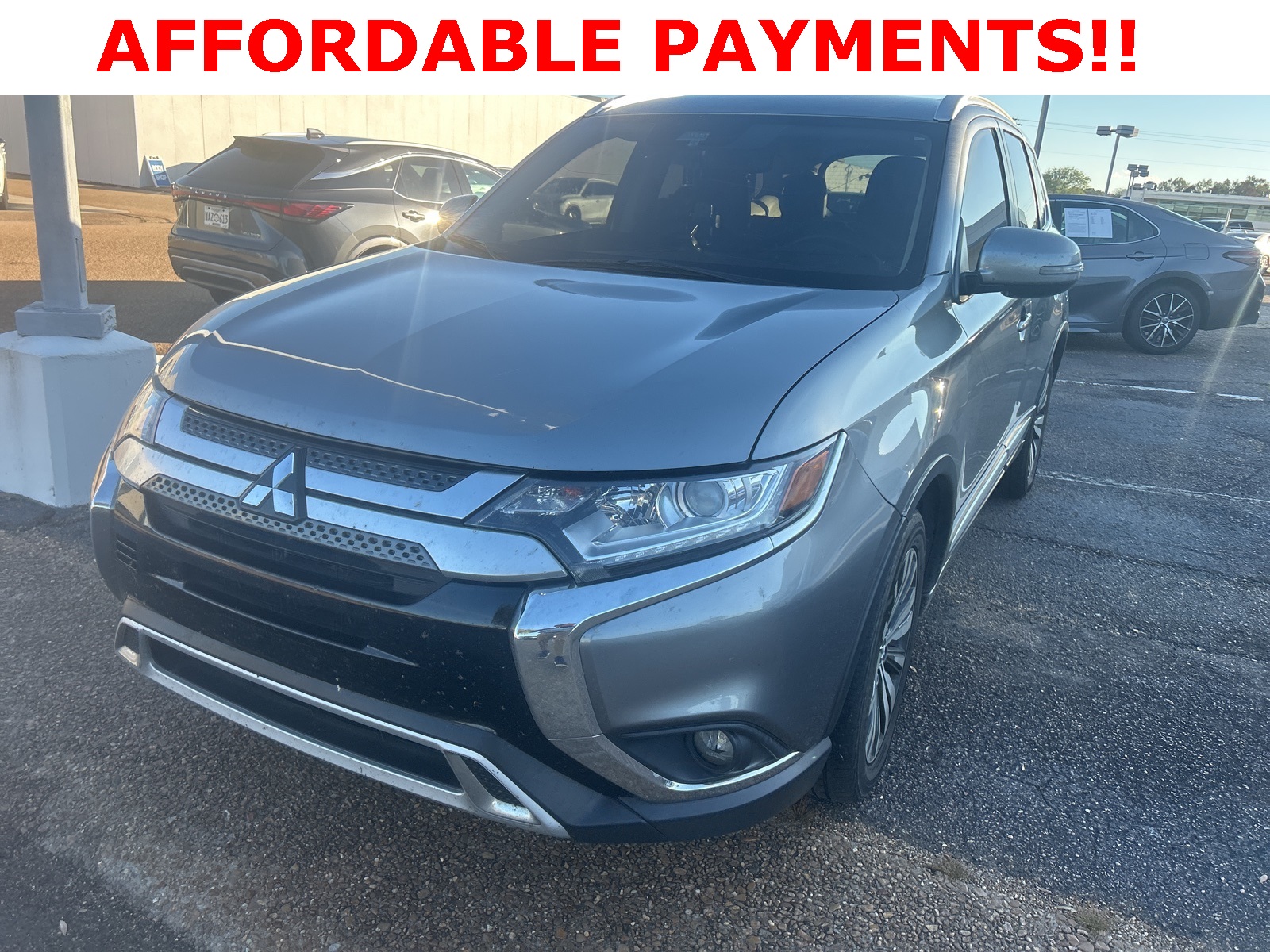 2020 Mitsubishi Outlander SEL's photo