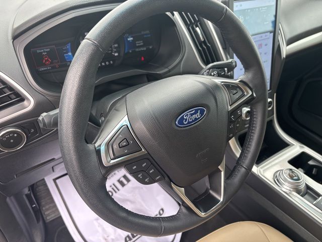 2024 Ford Edge SEL photo 17