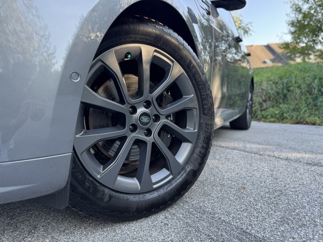 2024 Land Rover Range Rover Sport SE photo 2