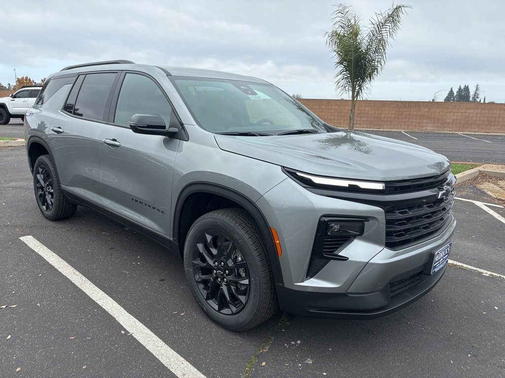 2026 Chevrolet Traverse LT's photo