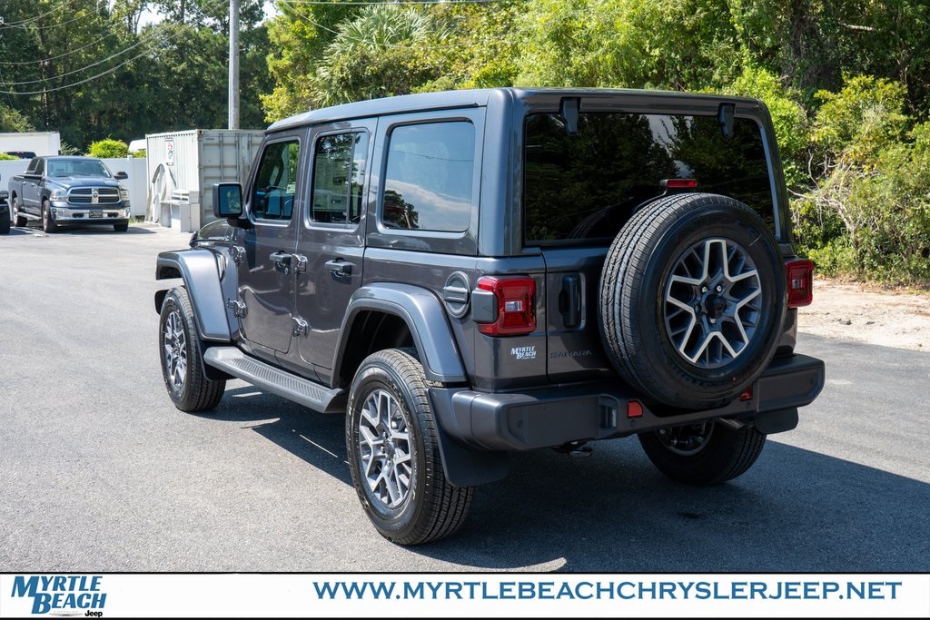 2025 Jeep Wrangler Sahara photo 4