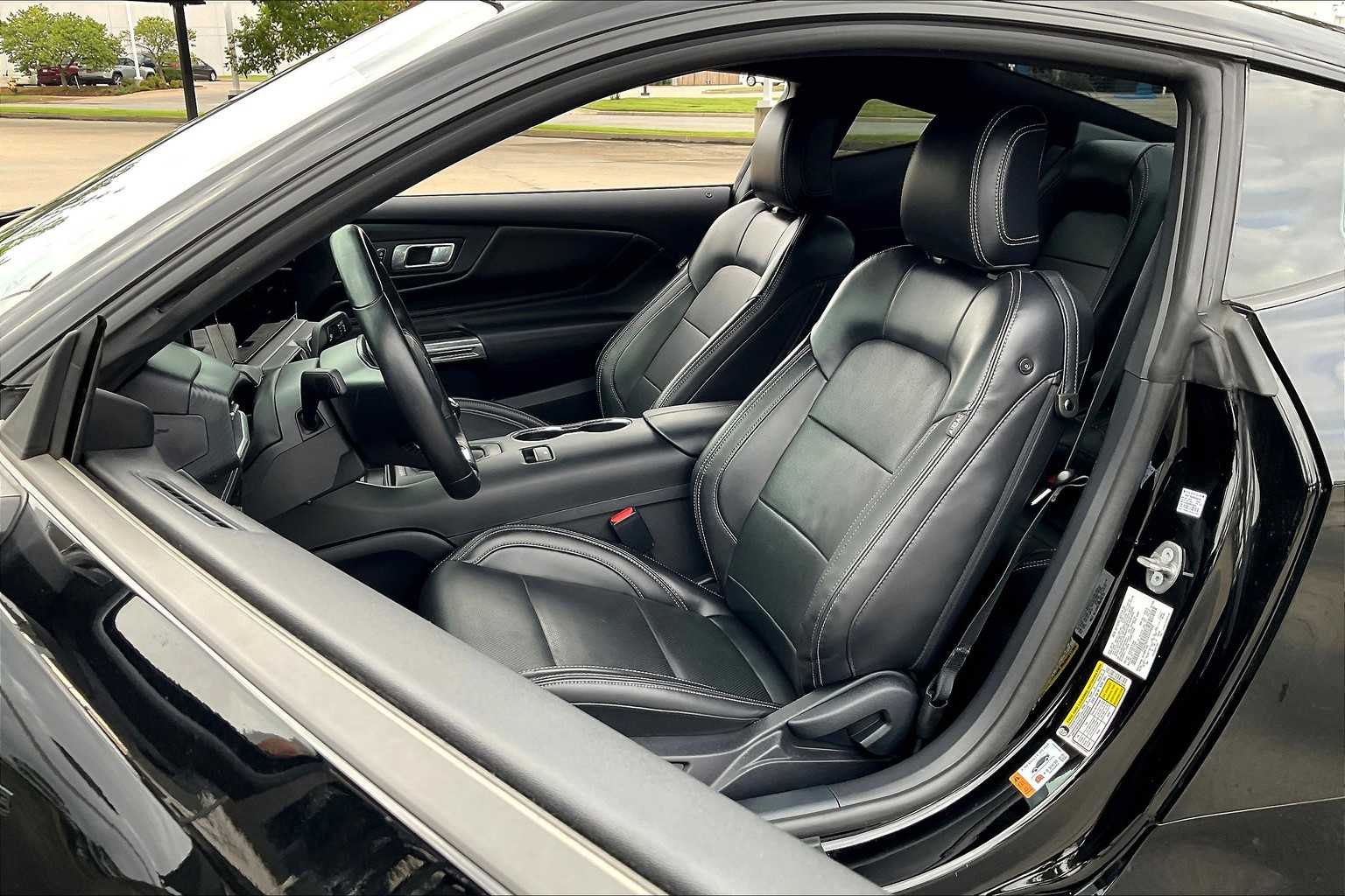 2024 Ford Mustang GT Premium photo 7