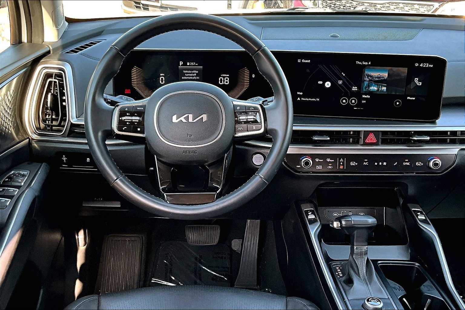 2024 Kia Sorento S photo 5