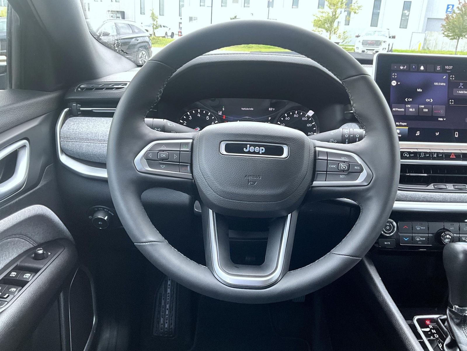 2023 Jeep Compass Latitude Lux photo 12