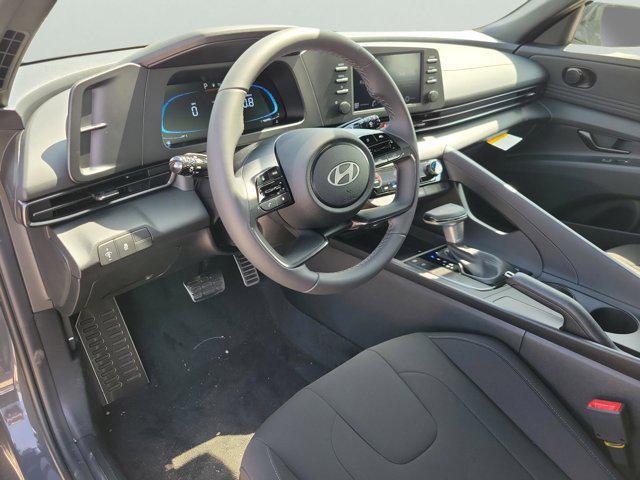 2025 Hyundai Elantra SEL Sport photo 4