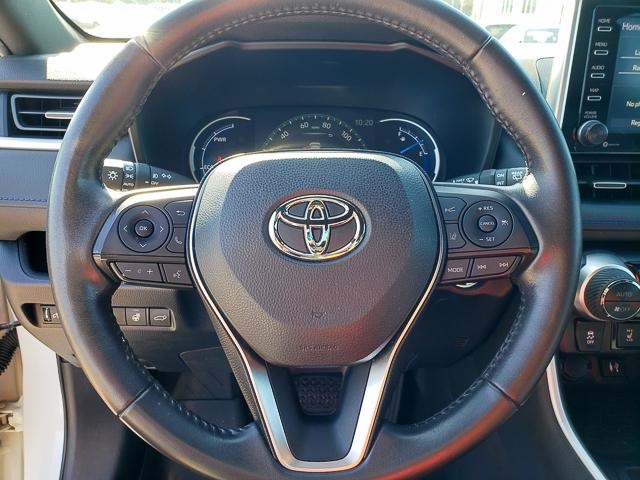 2019 Toyota RAV4 Hybrid XSE photo 17