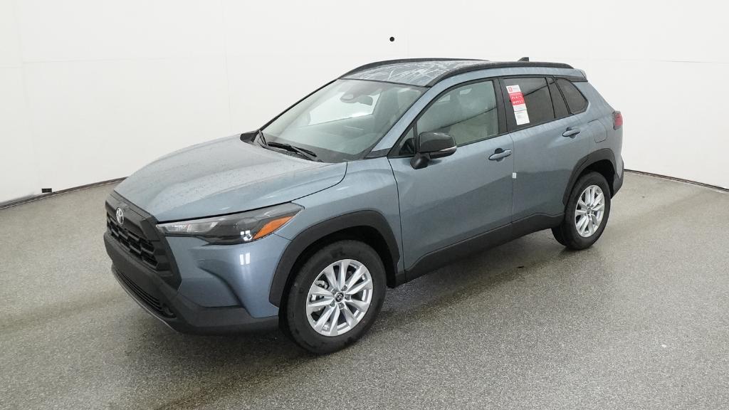 2026 Toyota Corolla Cross LE's photo