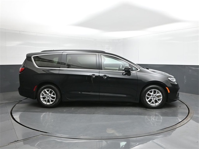 2022 Chrysler Pacifica Touring L photo 22