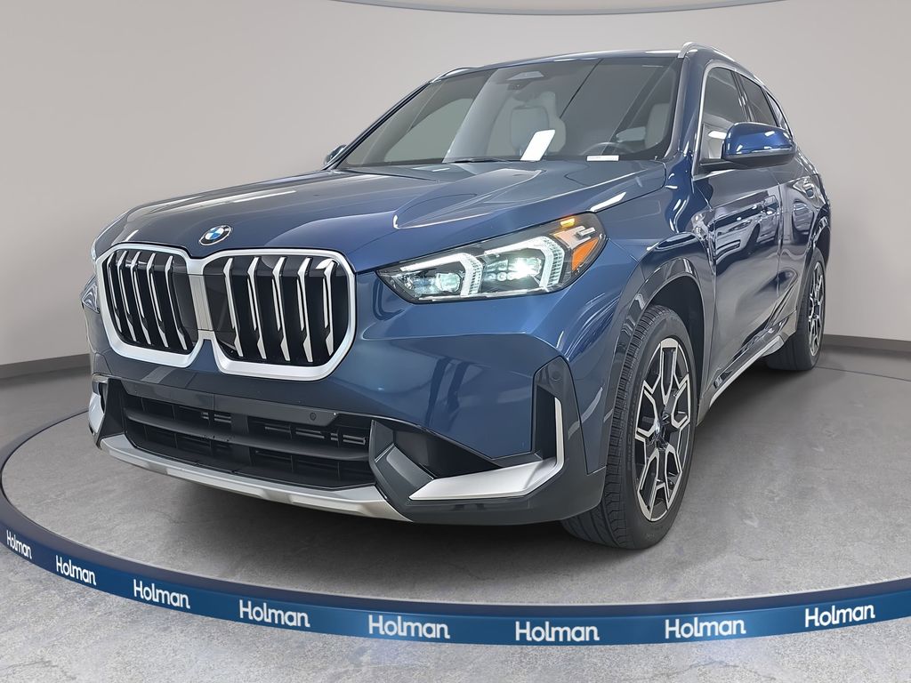 2025 BMW X1 28i's photo