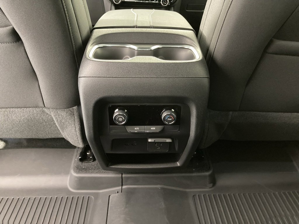 2026 Chevrolet Traverse photo 15