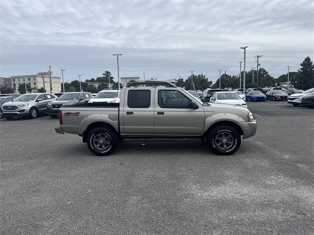2004 Nissan Frontier XE Crew Cab photo 4