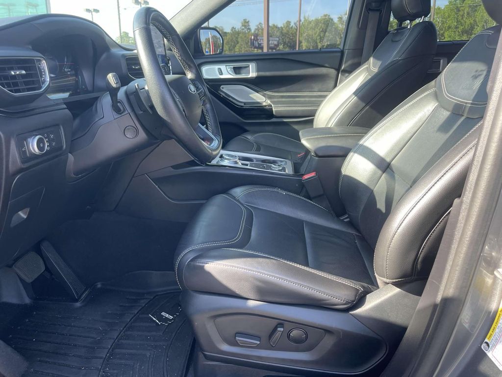 2022 Ford Explorer ST photo 12