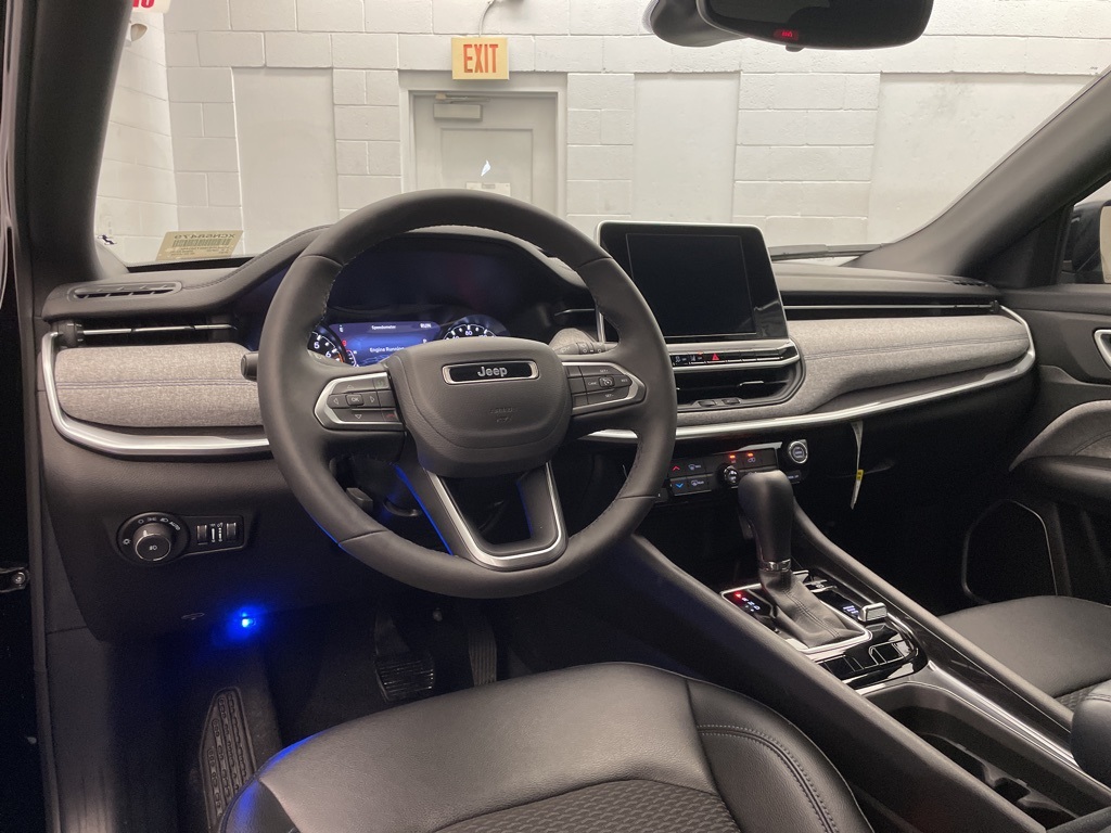 2025 Jeep Compass Latitude photo 7