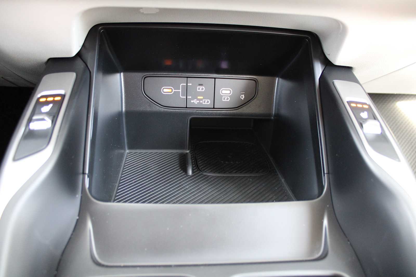 2026 Kia Sorento S photo 29