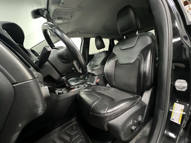 2019 Jeep Cherokee Latitude photo 14