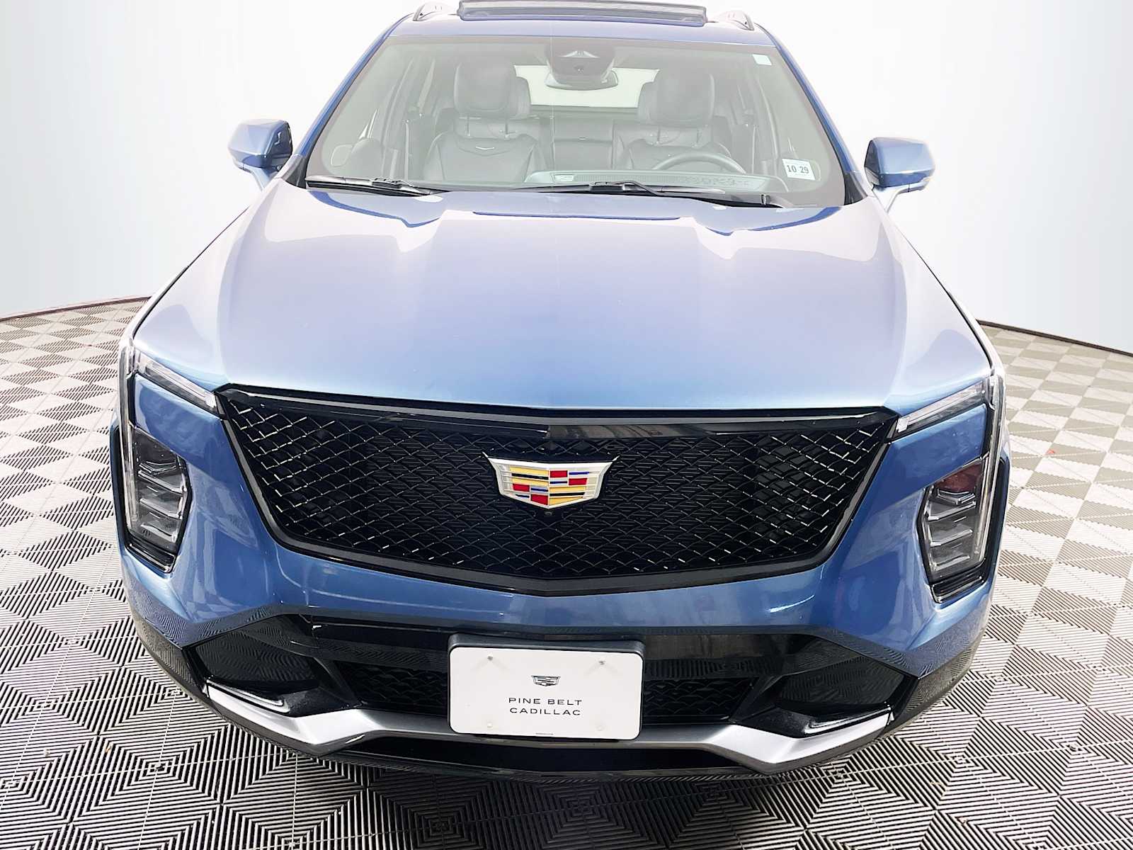 2025 Cadillac XT4 Sport photo 2