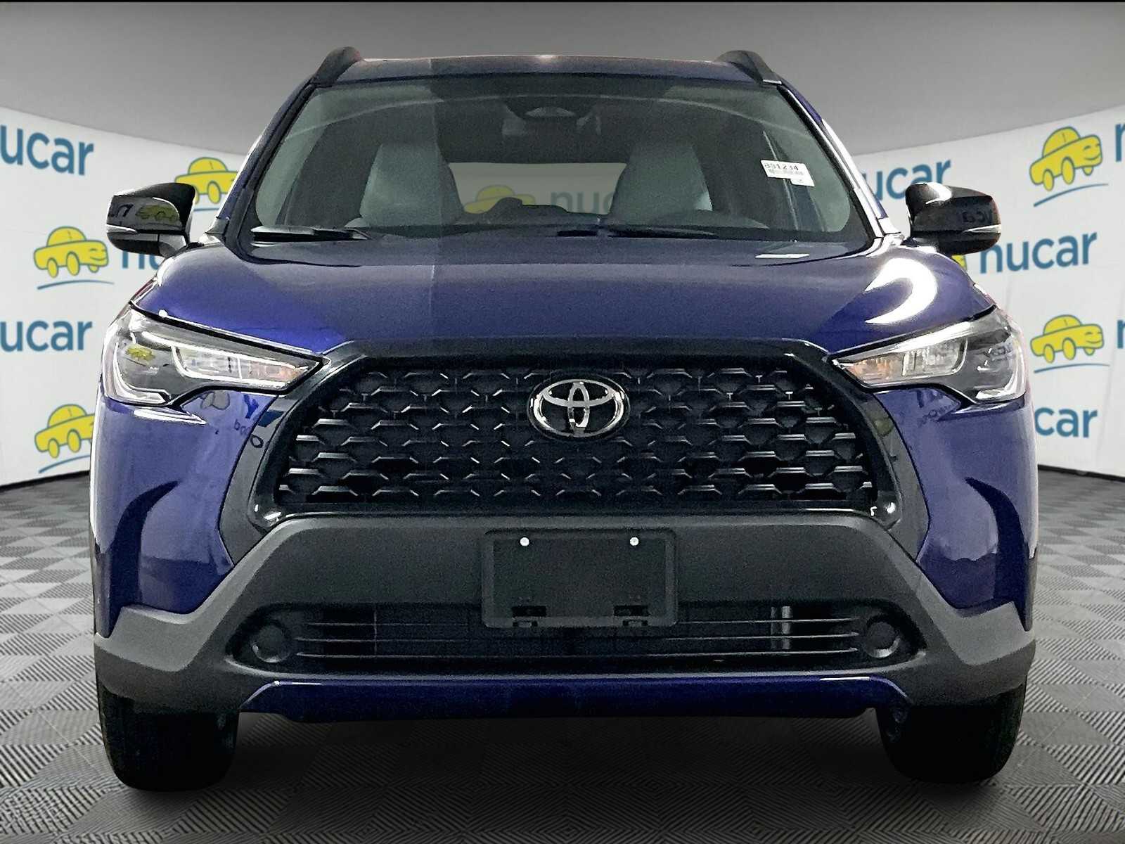 2025 Toyota Corolla Cross LE photo 2
