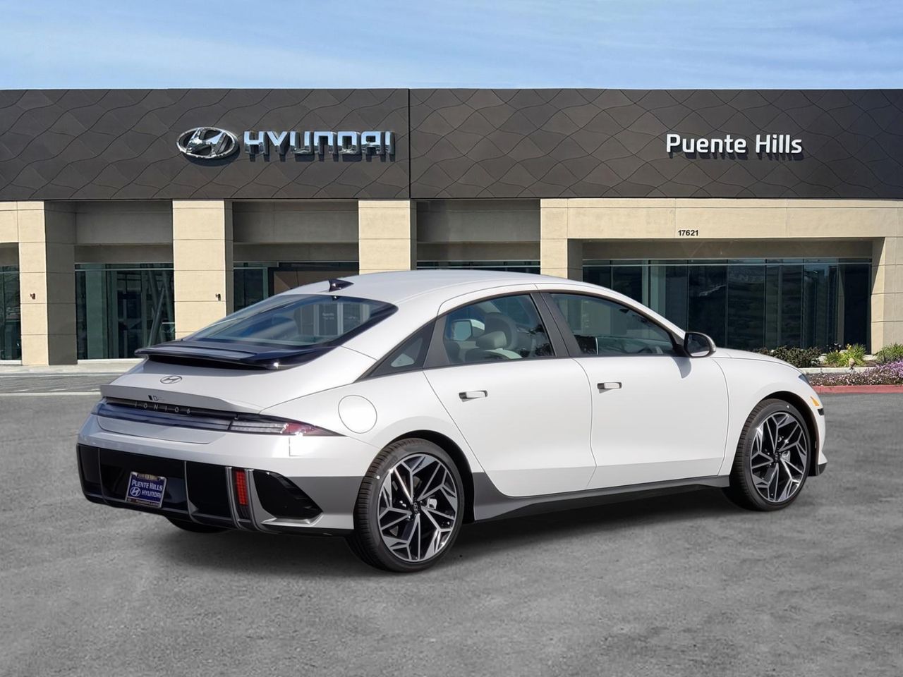 2025 Hyundai Ioniq 6 SEL photo 2