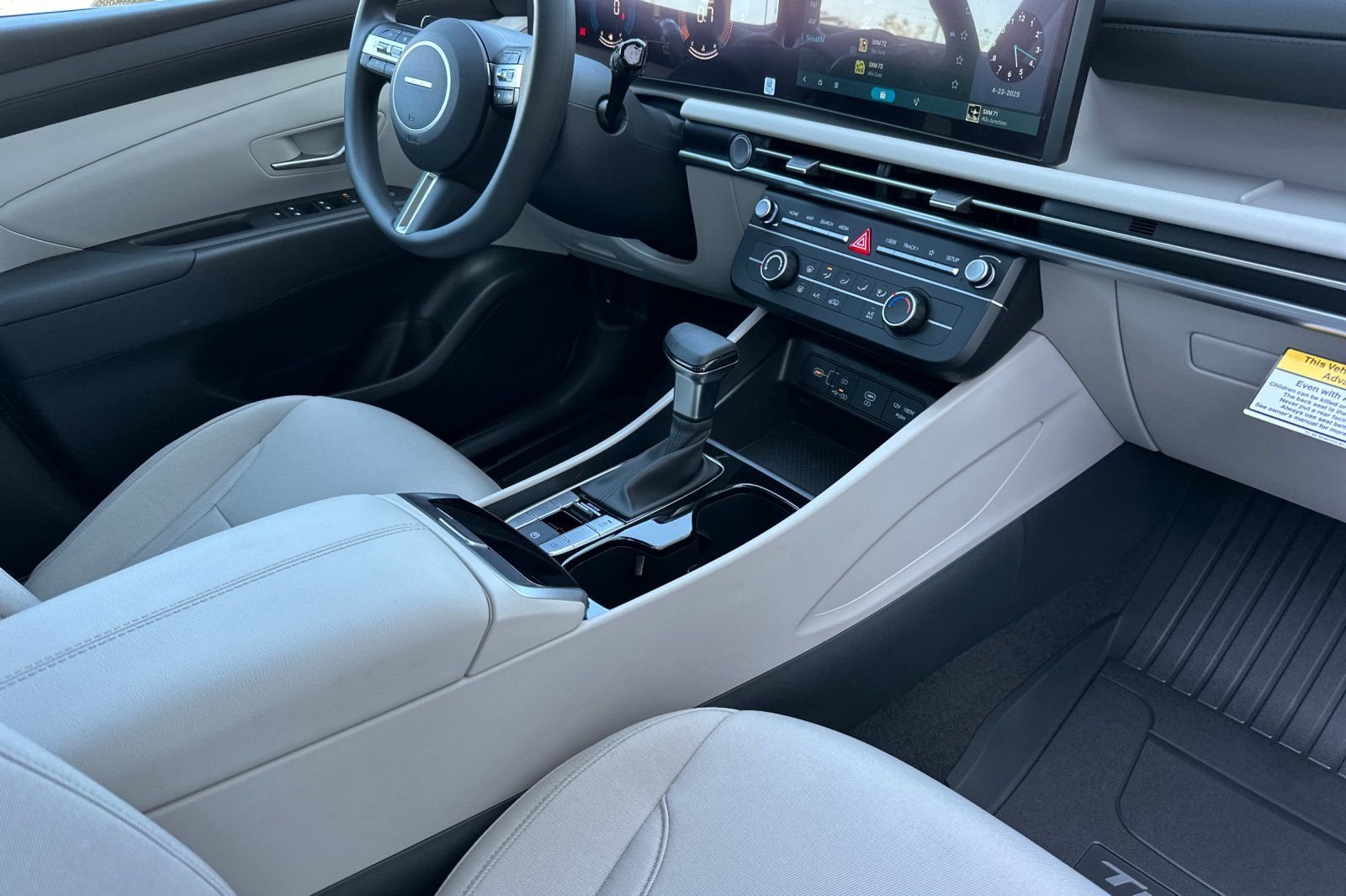 2025 Hyundai Tucson SE photo 14