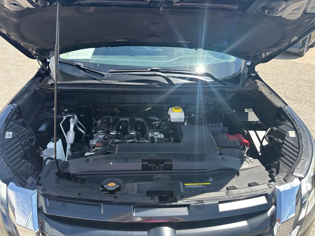 2023 Nissan Pathfinder SV photo 12