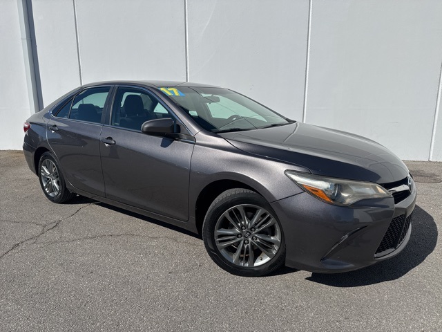 Used 2017 Toyota Camry SE with VIN 4T1BF1FK4HU342945 for sale in Kansas City