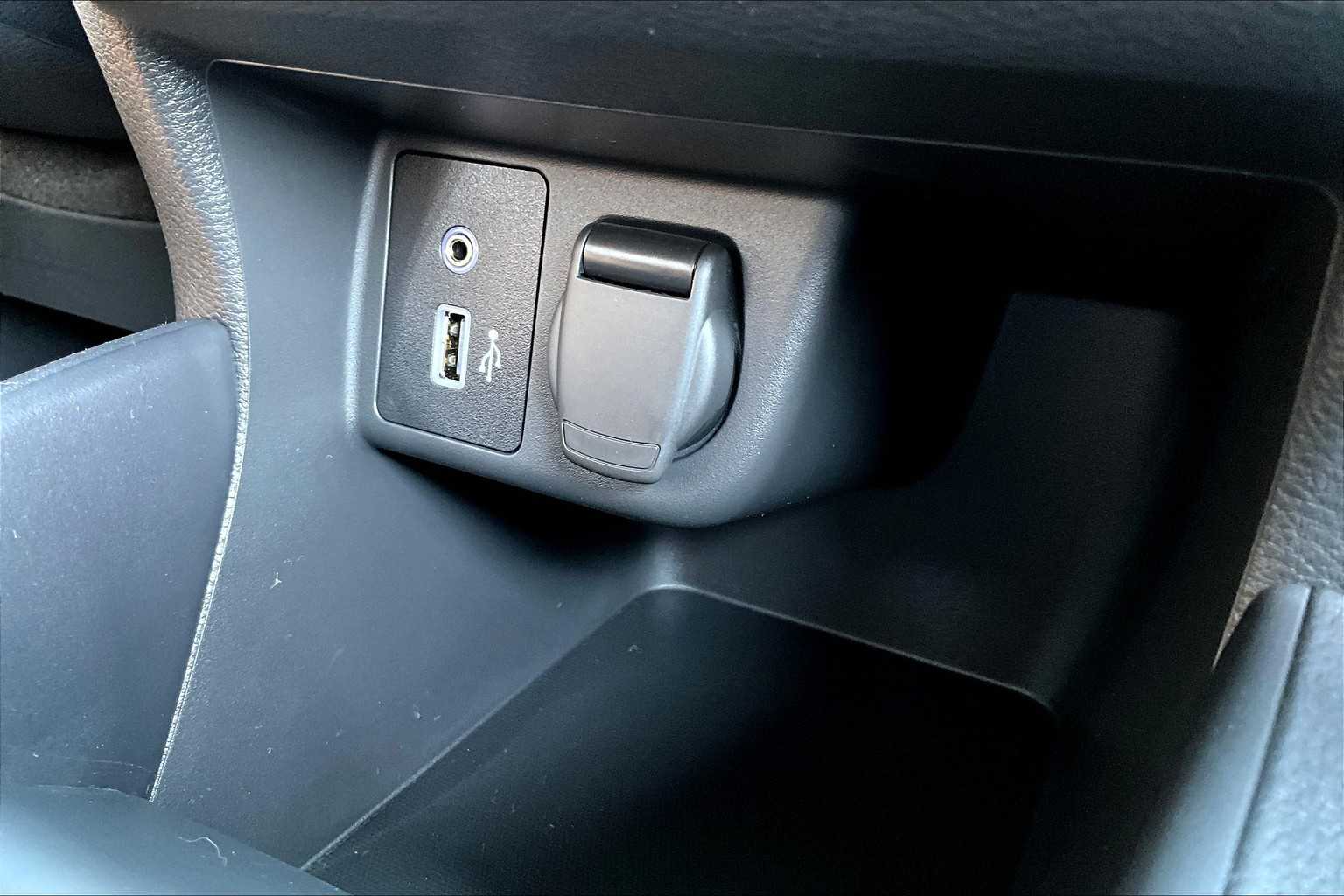 2025 Nissan Versa S photo 18