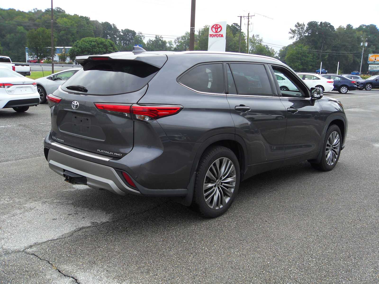 2020 Toyota Highlander Platinum photo 3