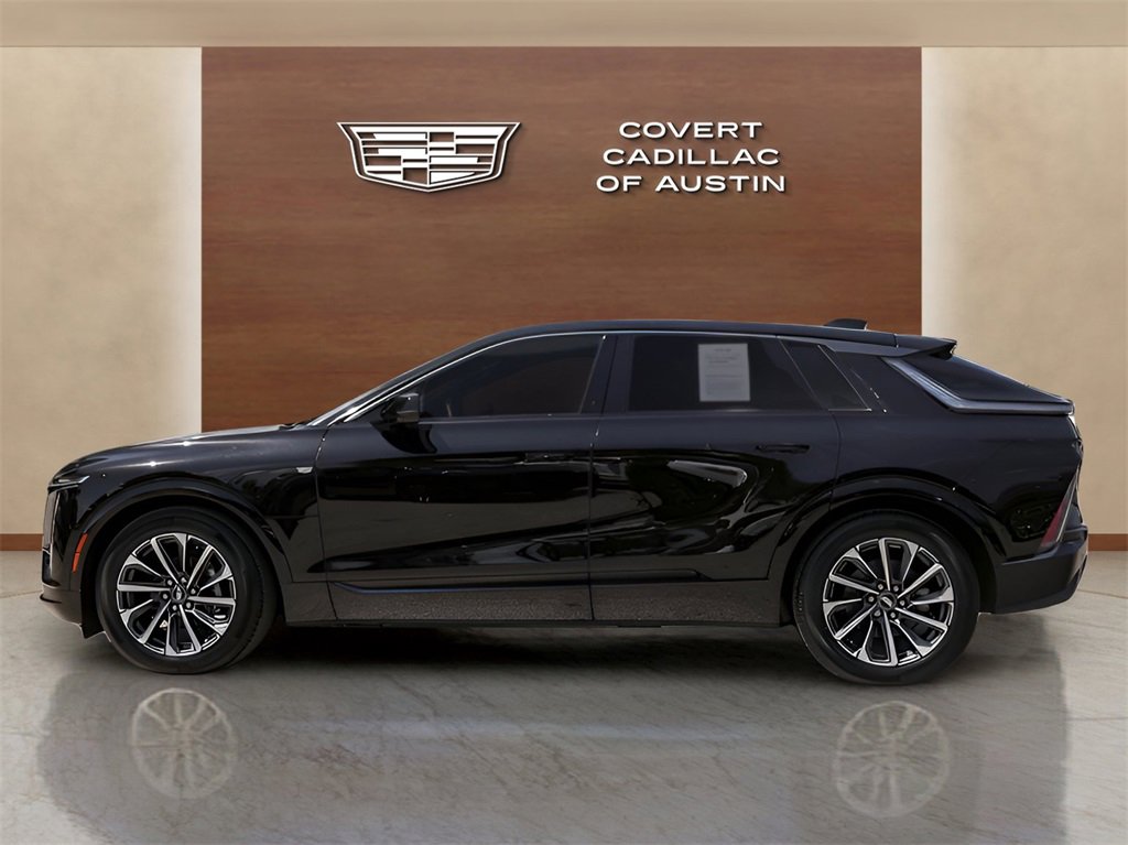 2024 Cadillac Lyriq Sport photo 2