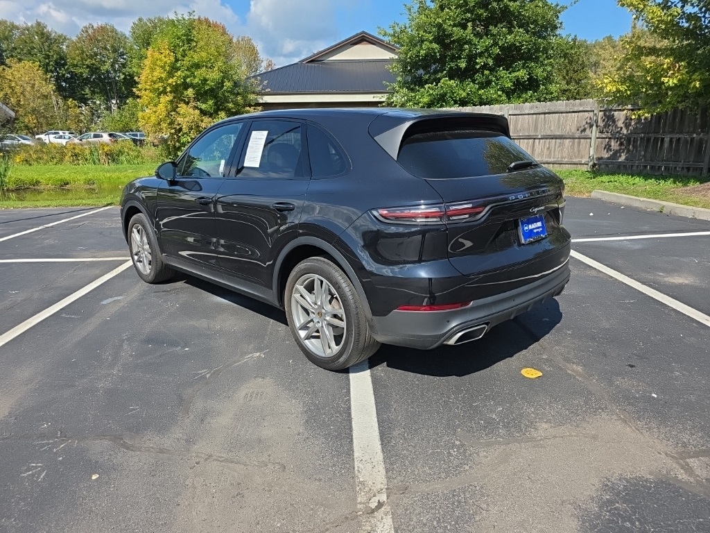 2022 Porsche Cayenne Base photo 2
