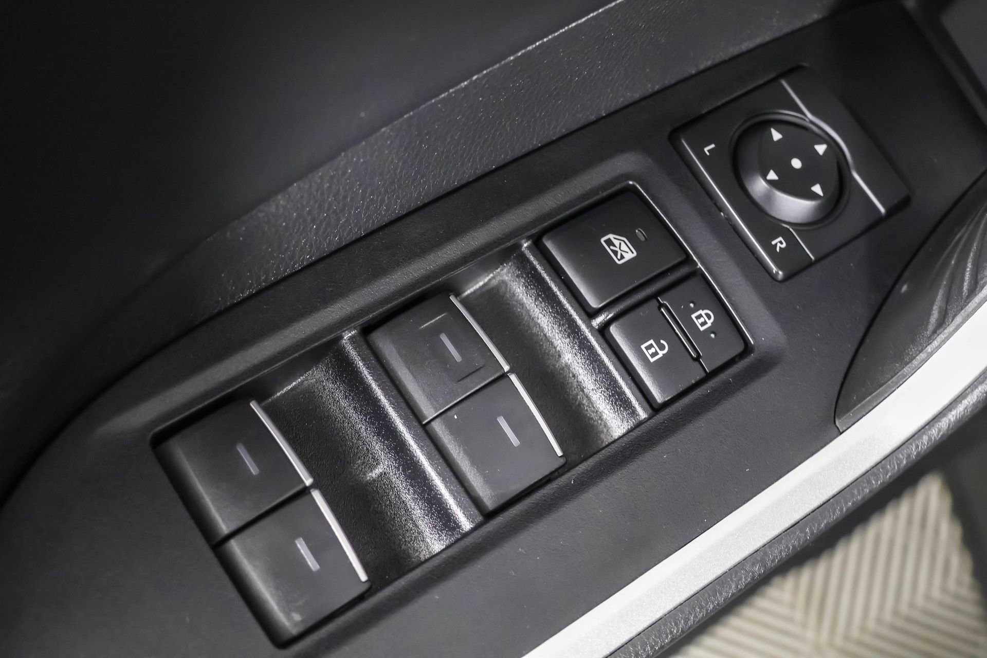 2022 Toyota RAV4 Hybrid Limited photo 24
